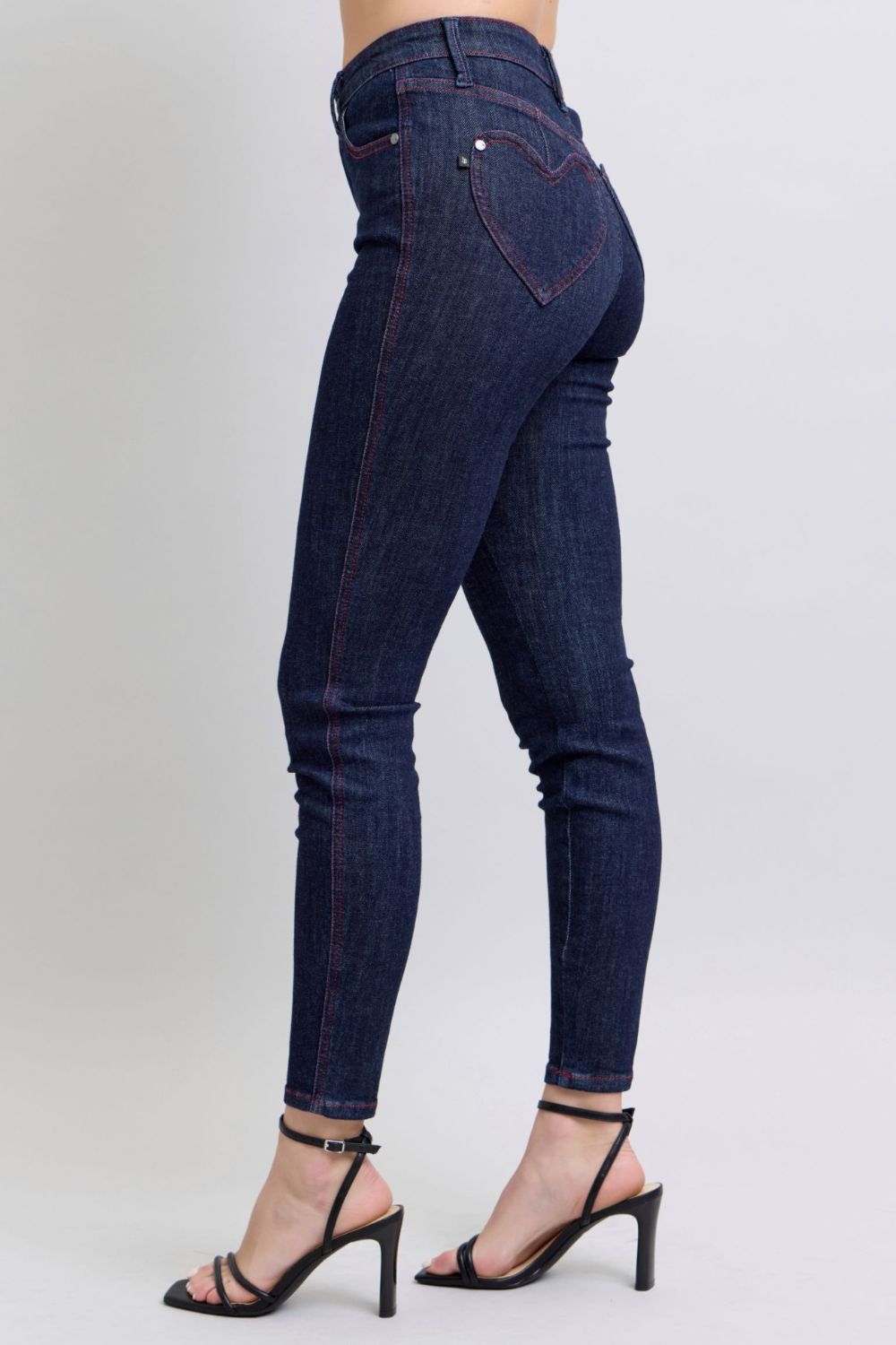 Judy Blue Heart Shaped Back Pockets Skinny Jeans (0-24w)