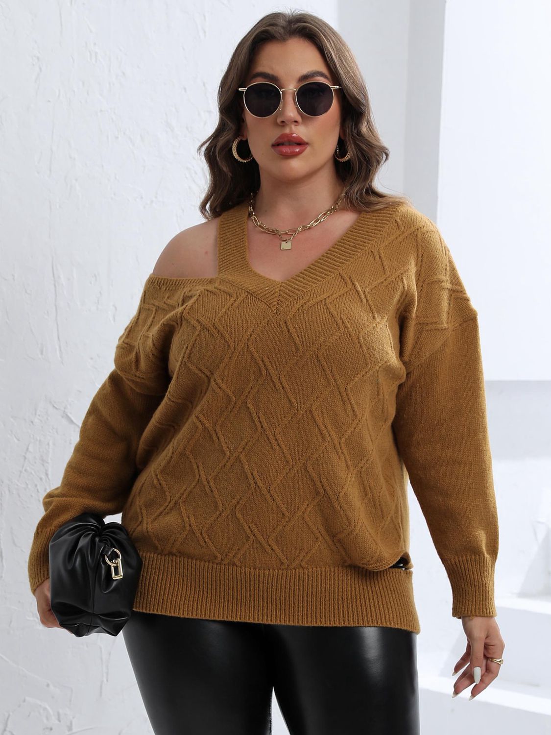 Teff Cutout V-Neck Sweater (plus, 1xl-3xl)